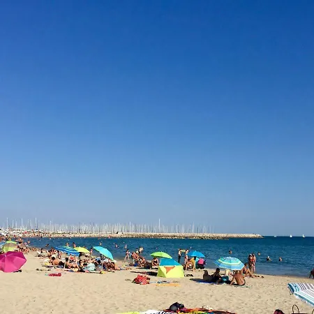 Meuble De Tourisme Classe, Climatisation, Pieds Dans L'eau