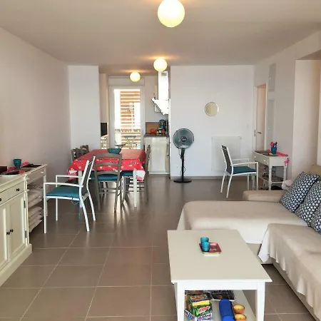 Meuble De Tourisme Classe, Climatisation, Pieds Dans L'eau Апартаменты *