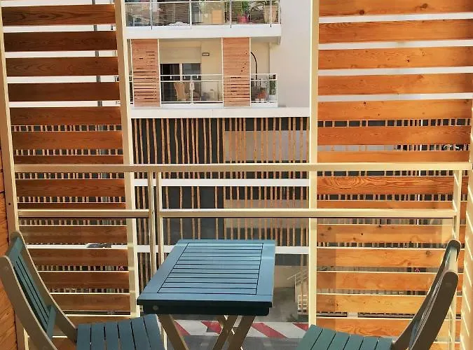 Meuble De Tourisme Classe, Climatisation, Pieds Dans L'eau Apartment