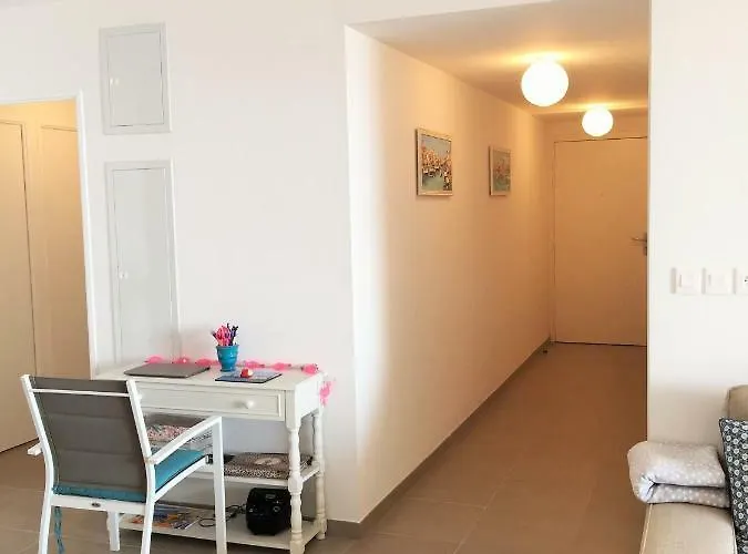 Meuble De Tourisme Classe, Climatisation, Pieds Dans L'eau Apartment *